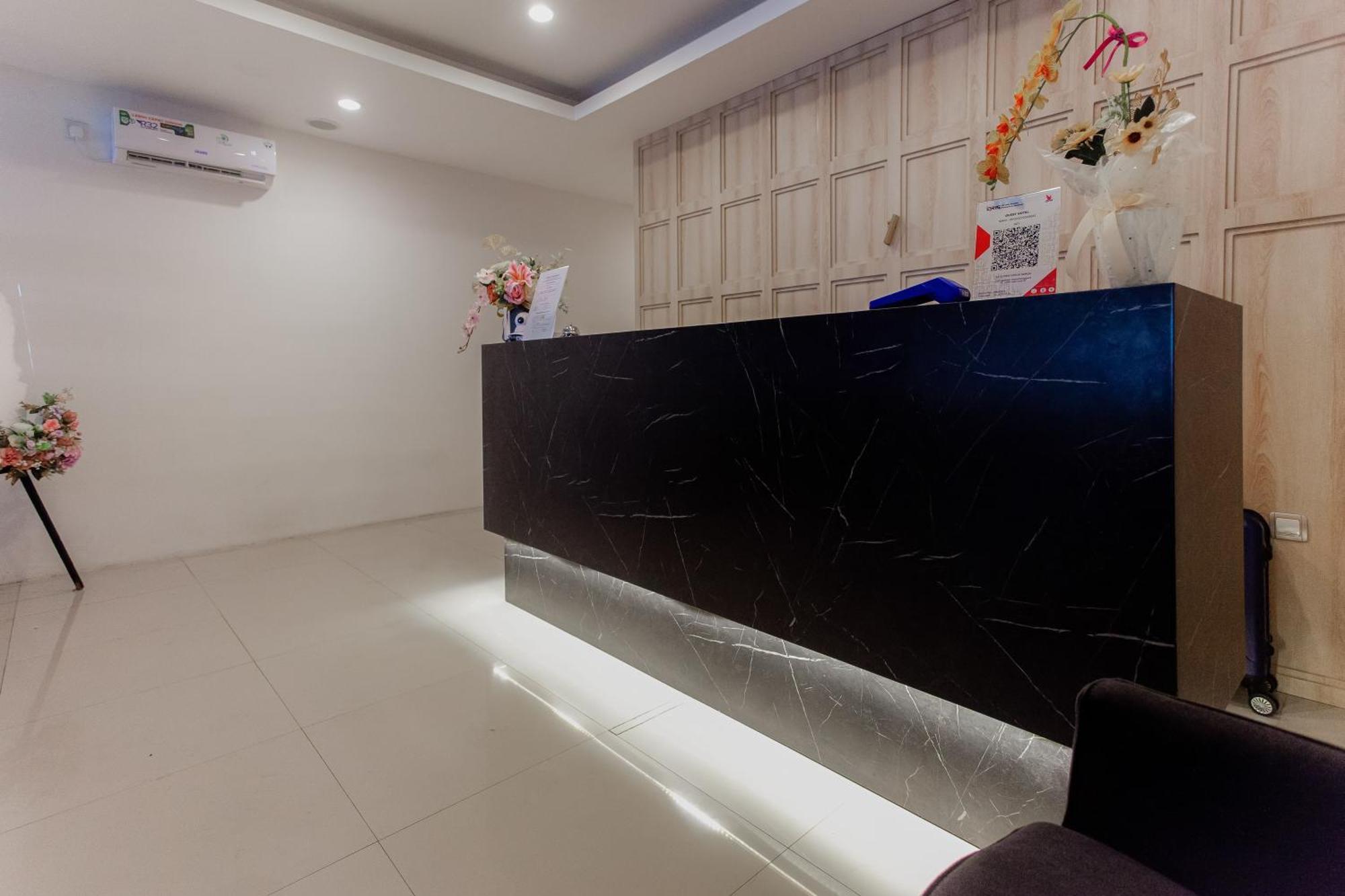 Urbanview Hotel Priority Samarinda By Reddoorz Kültér fotó